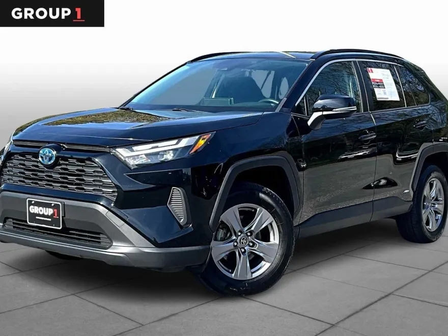 2022 Toyota RAV4 Hybrid XLE photo 1