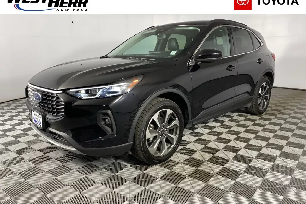 2024 Ford Escape Platinum photo 1
