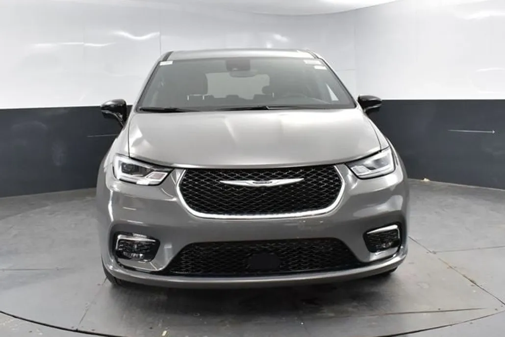 2025 Chrysler Pacifica photo 1