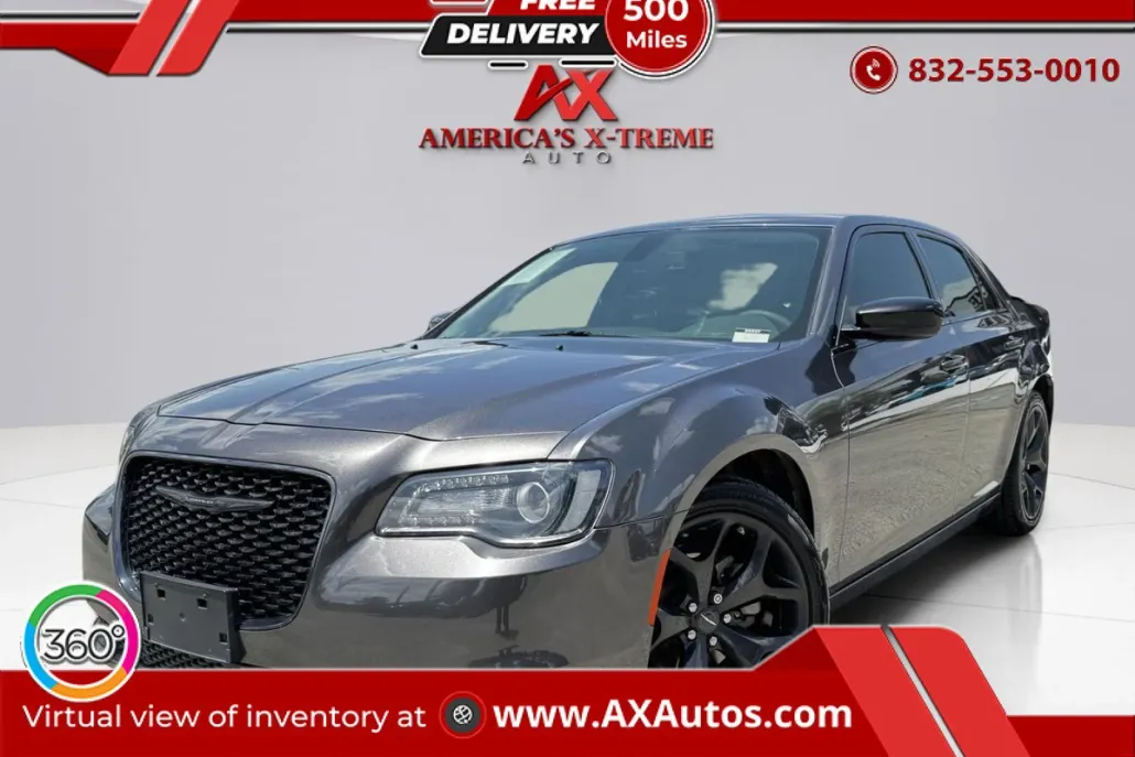2022 Chrysler 300 Touring photo 1