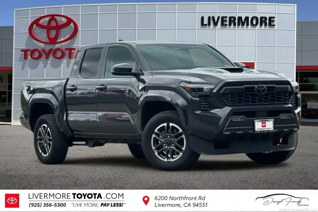 2024 Toyota Tacoma TRD Sport photo 1