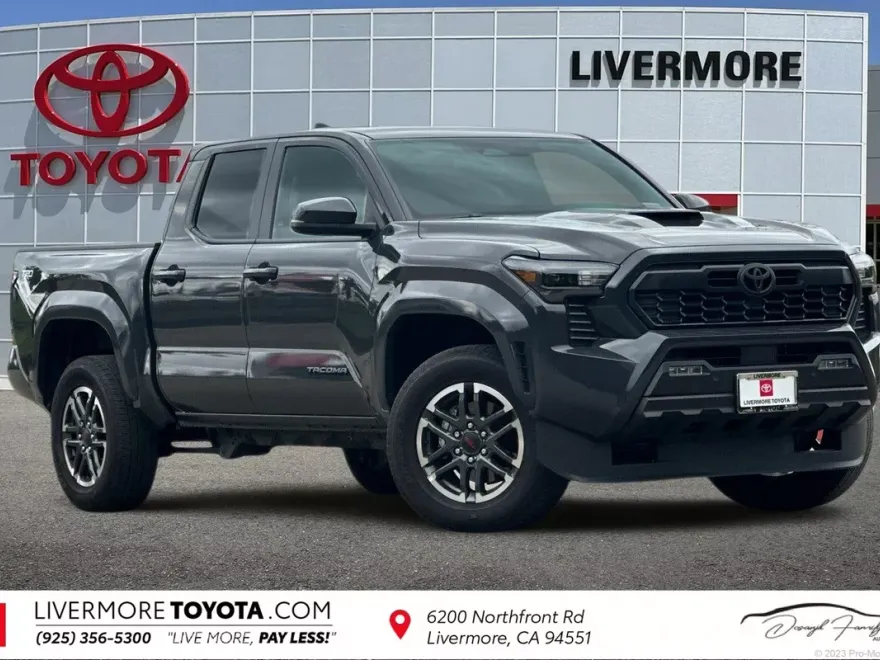 2024 Toyota Tacoma TRD Sport photo 1