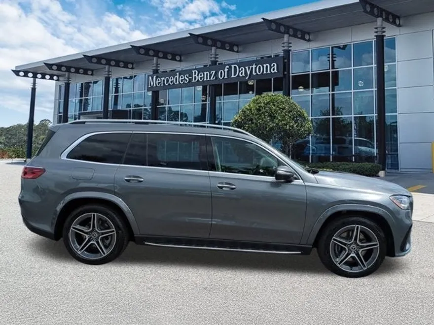 2026 Mercedes Benz GLS 450 4MATIC photo 1