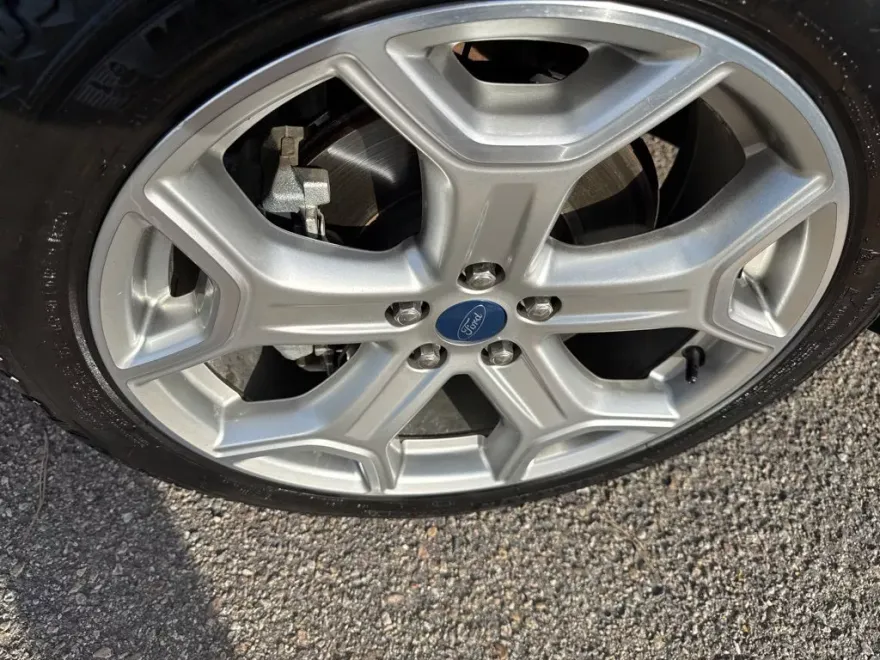 2019 Ford Escape Titanium photo 1