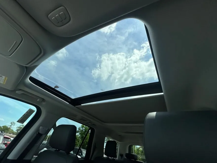2025 Ford Expedition photo 1
