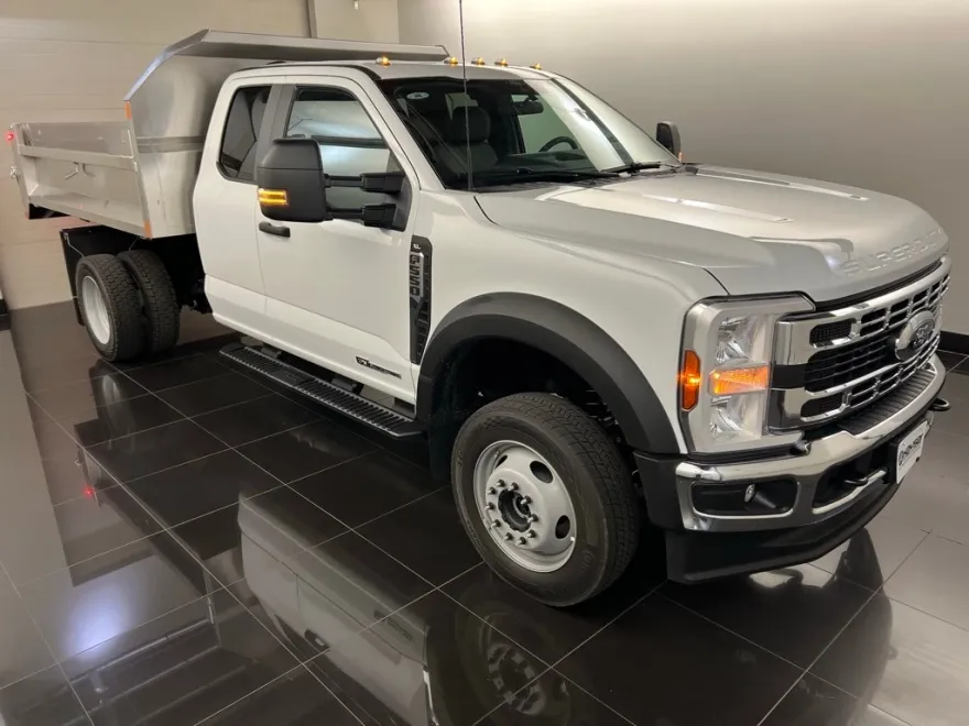2025 Ford F-550 photo 1