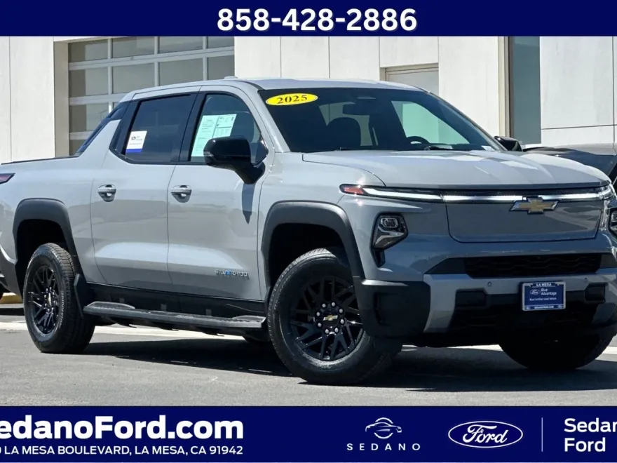 2025 Chevrolet Silverado EV LT photo 1
