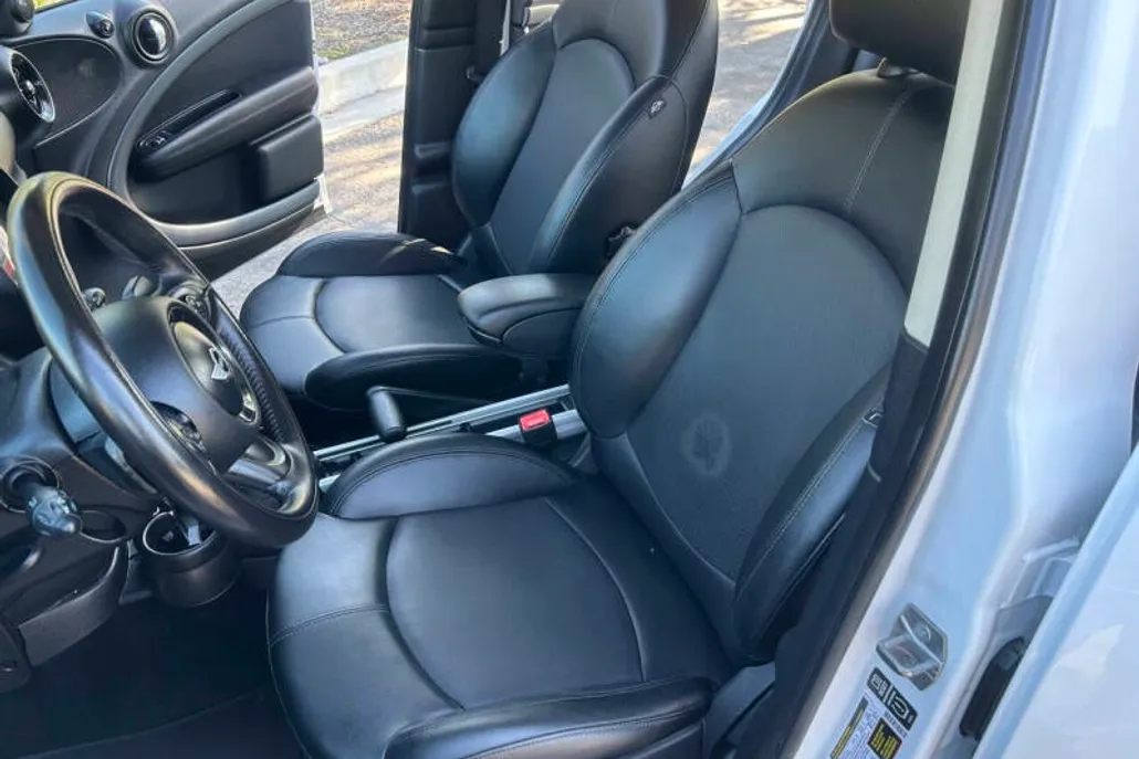 2015 Mini Countryman S photo 1