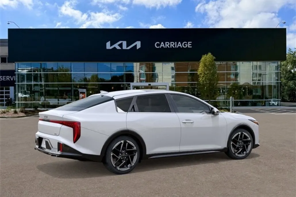2025 Kia K4 GT-Line photo 1