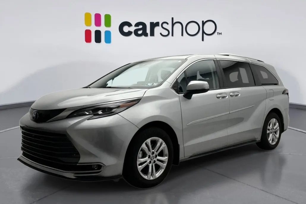 2023 Toyota Sienna Platinum photo 1