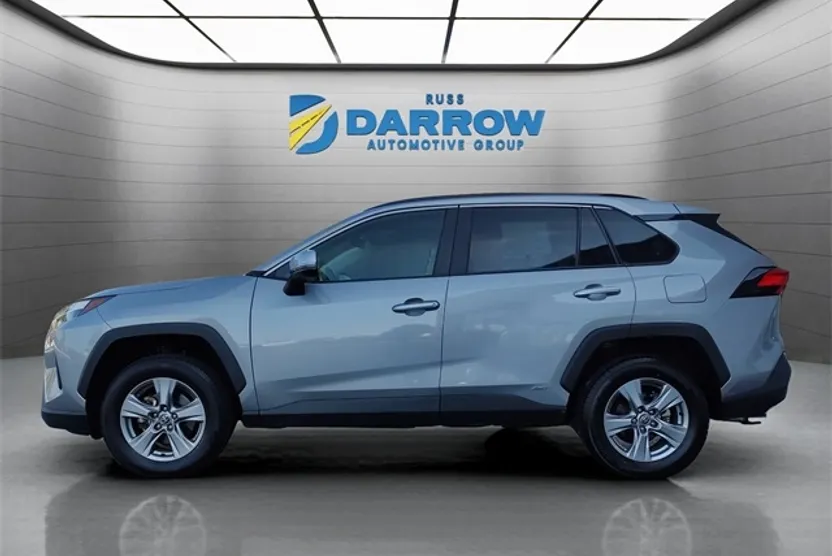 2022 Toyota RAV4 Hybrid XLE photo 1