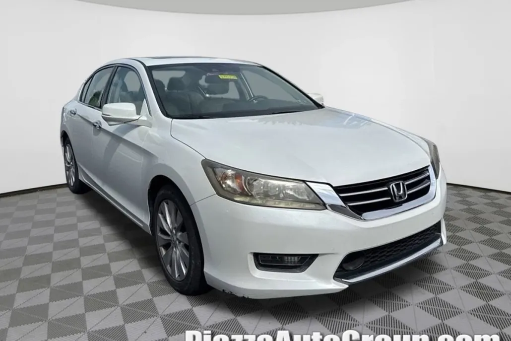 2014 Honda Accord Touring photo 1