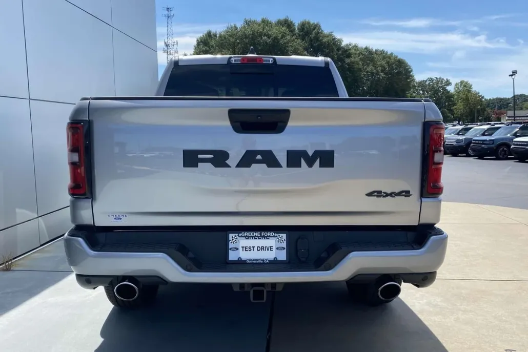 2025 Ram 1500 Tradesman photo 1