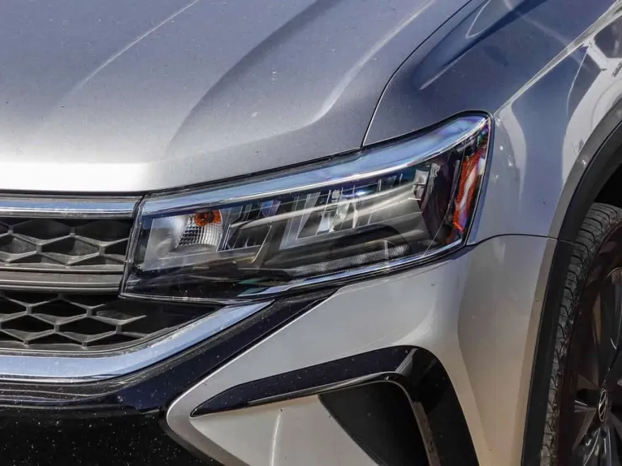 2022 Volkswagen Taos S photo 1