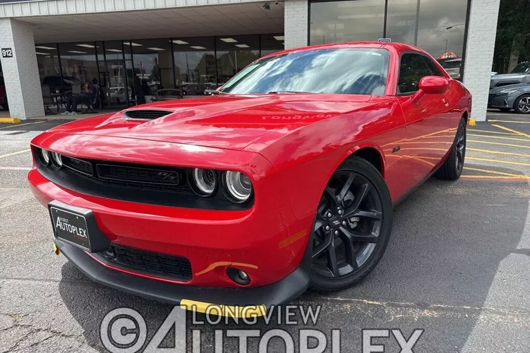 2023 Dodge Challenger R/T photo 1