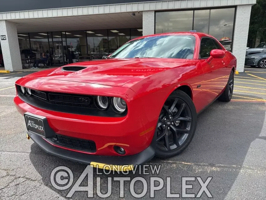 2023 Dodge Challenger R/T photo 1