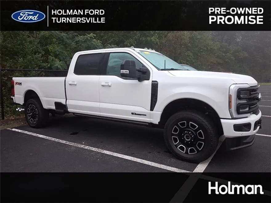 2025 Ford F-250 Platinum photo 1
