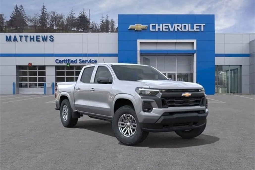 2025 Chevrolet Colorado Work Truck LT photo 1