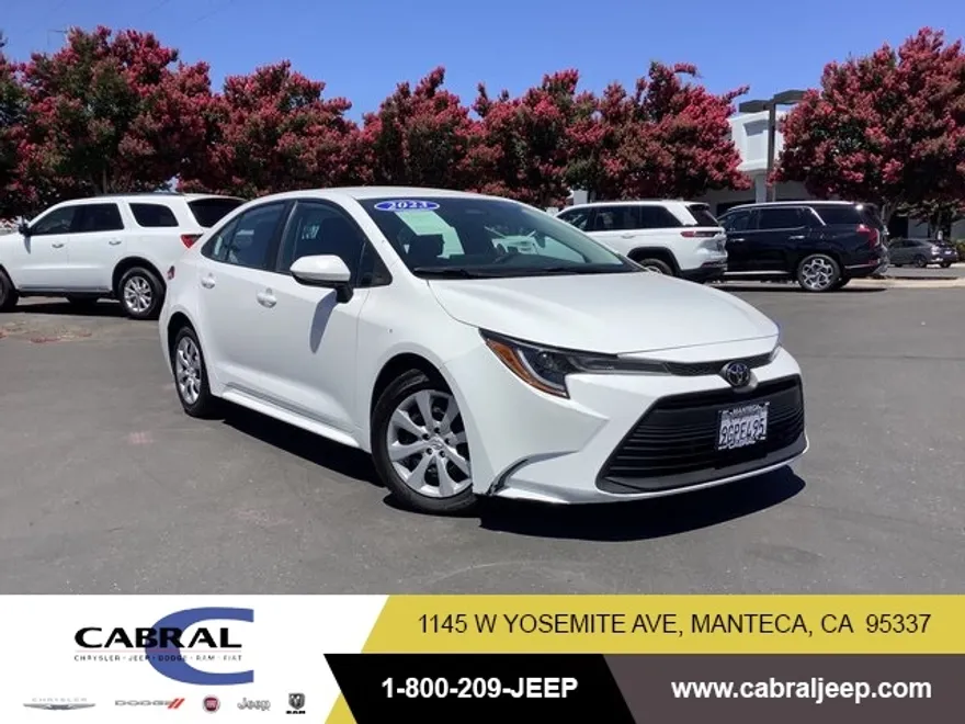 2023 Toyota Corolla LE photo 1