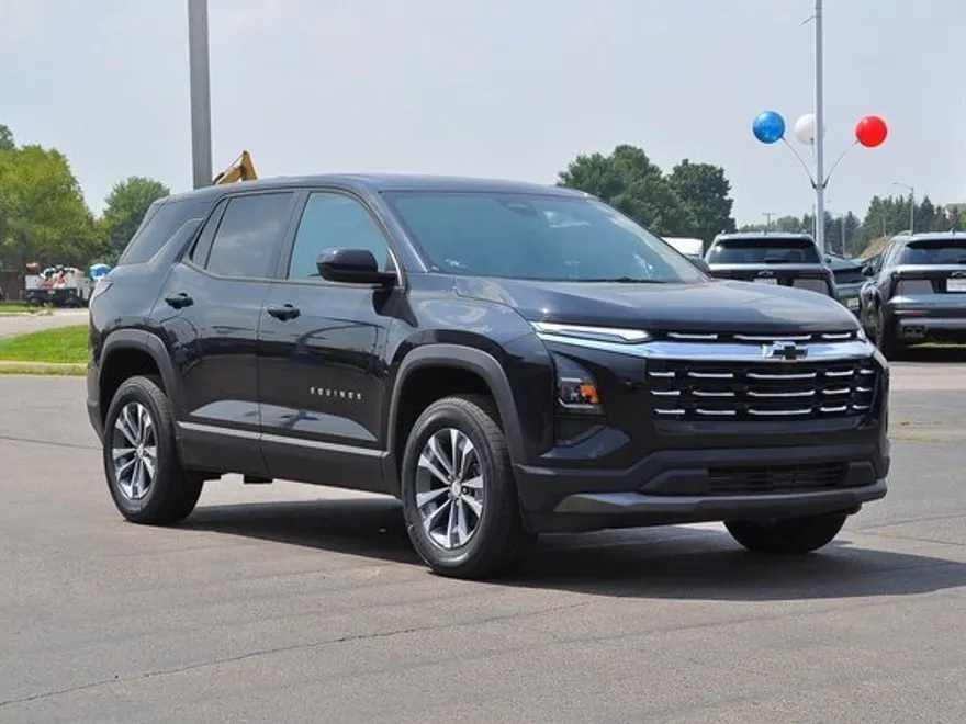 2026 Chevrolet Equinox LT photo 1