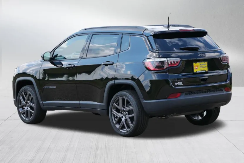 2025 Jeep Compass Limited photo 1