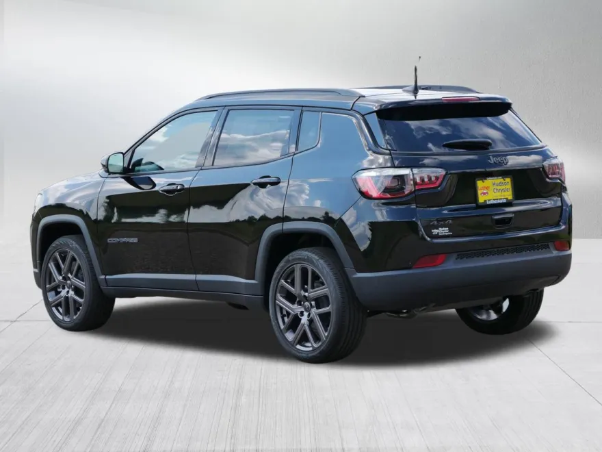 2025 Jeep Compass Limited photo 1