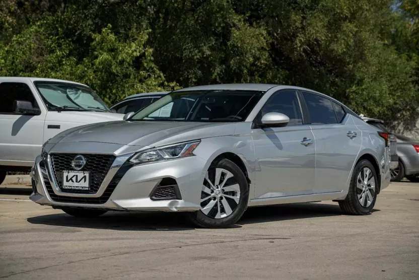 2019 Nissan Altima 2.5 S photo 1