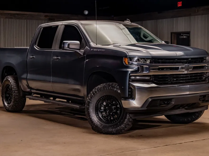 2021 Chevrolet Silverado 1500 LT photo 1
