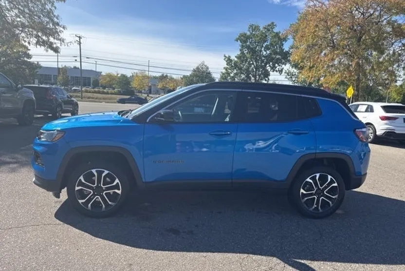 2022 Jeep Compass Limited photo 1