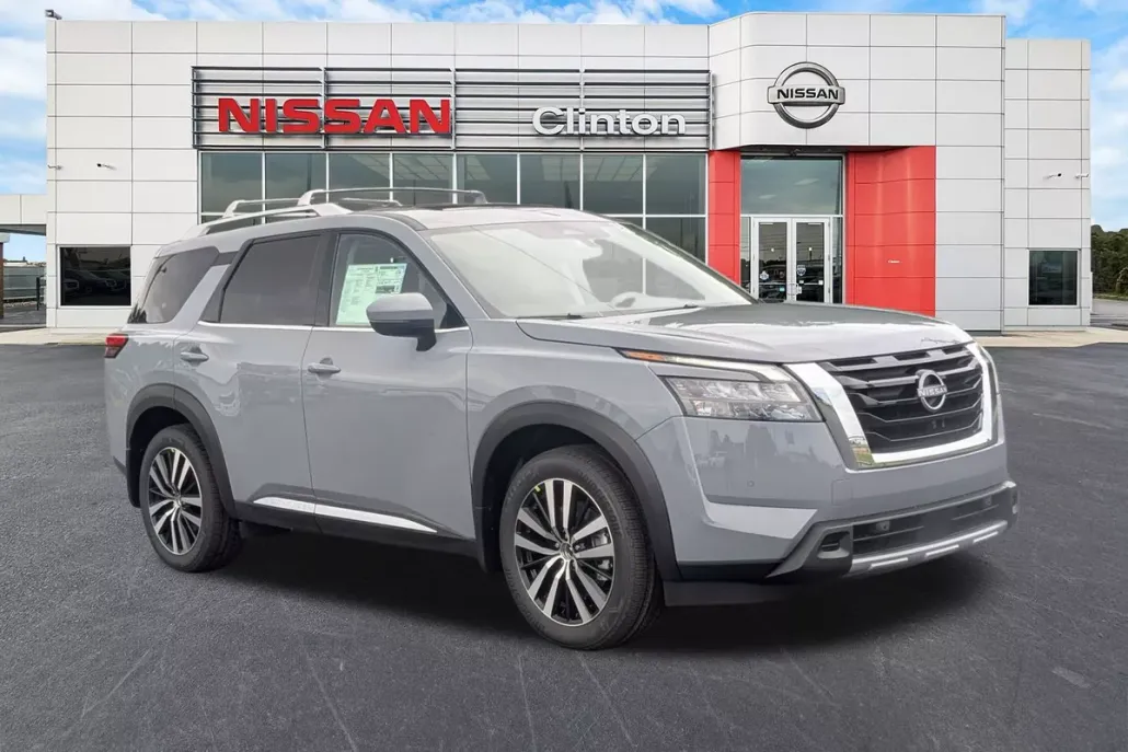 2025 Nissan Pathfinder Platinum photo 1