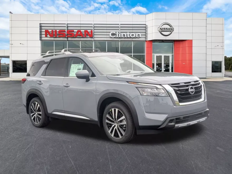 2025 Nissan Pathfinder Platinum photo 1