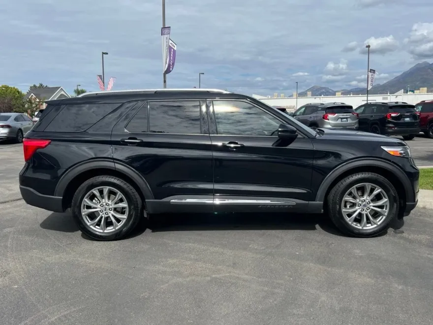 2020 Ford Explorer Limited photo 1