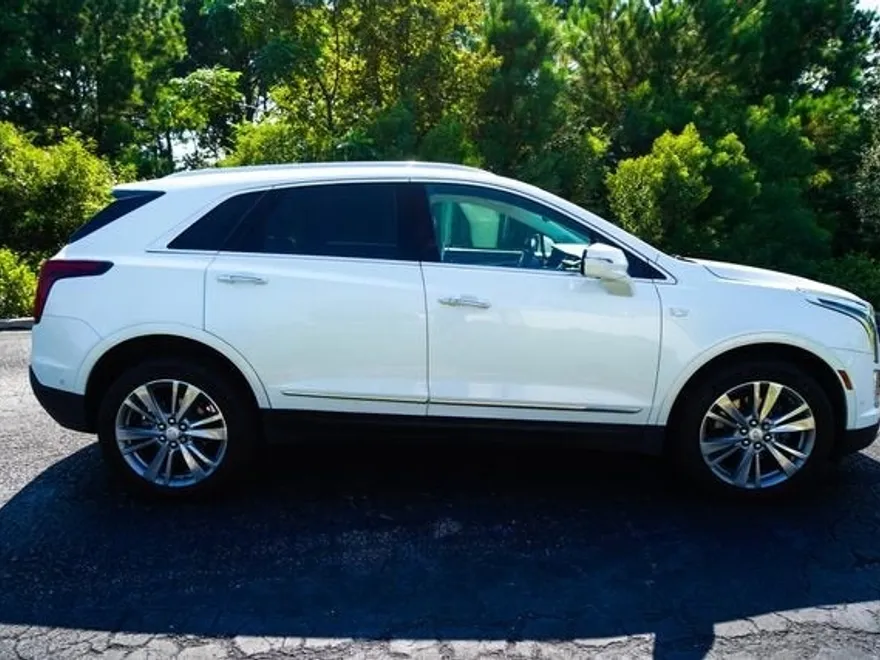 2024 Cadillac XT5 Premium Luxury photo 1