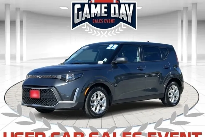 2023 Kia Soul LX photo 1