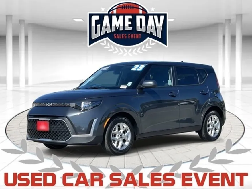 2023 Kia Soul LX photo 1