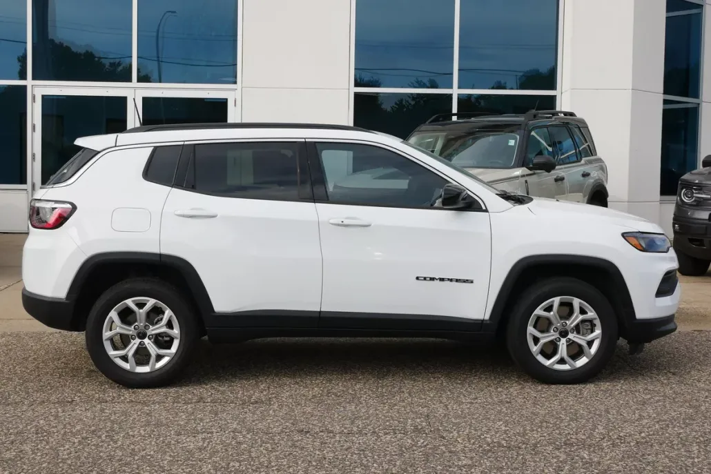 2025 Jeep Compass Latitude photo 1