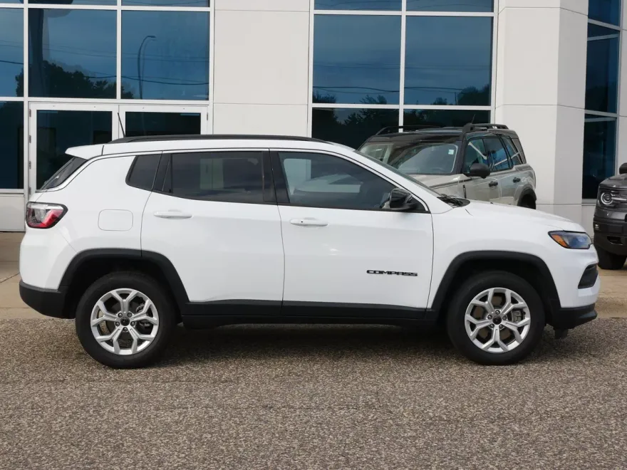 2025 Jeep Compass Latitude photo 1