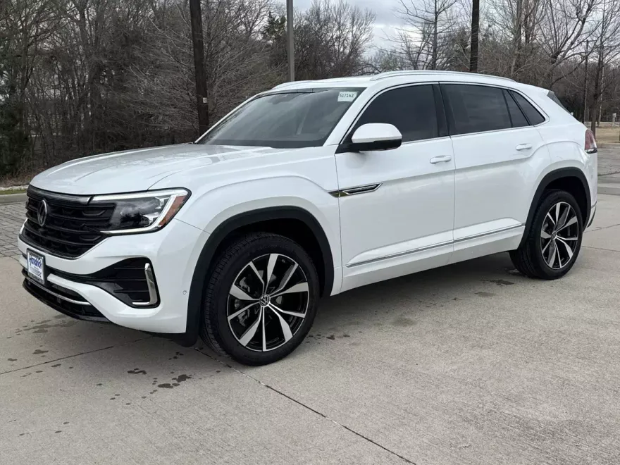 2025 Volkswagen Atlas Cross Sport SEL Premium R-Line photo 1