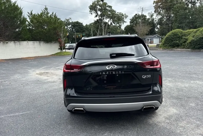 2024 Infiniti QX50 Luxe photo 1