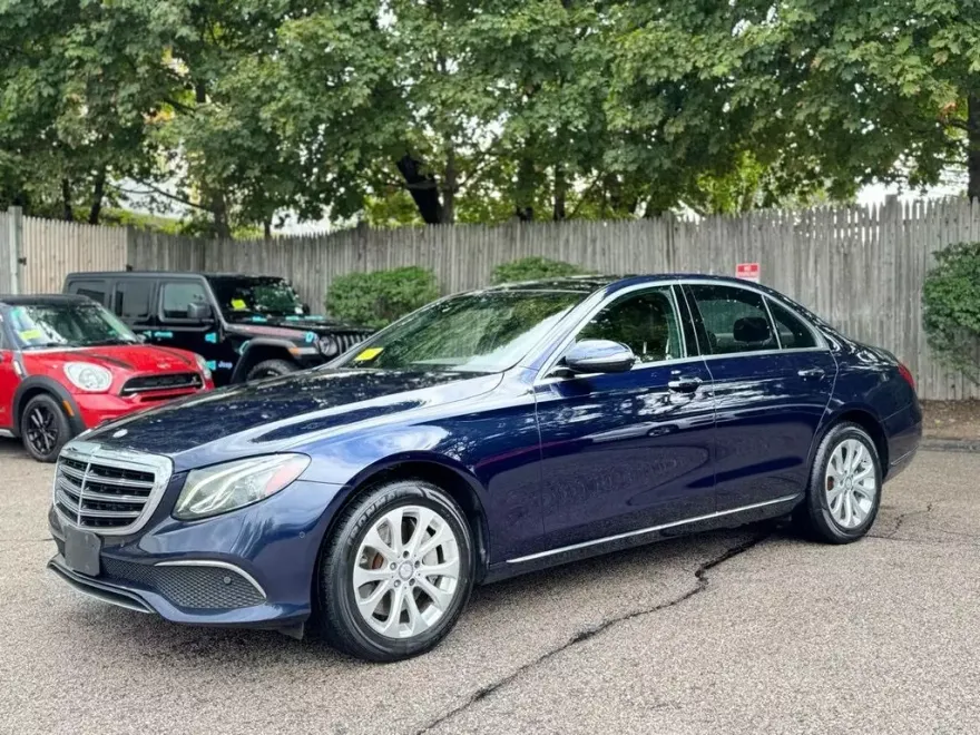 2017 Mercedes Benz E 300 Sedan photo 1