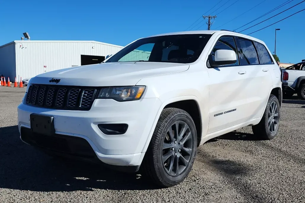 2018 Jeep Grand Cherokee Altitude photo 1