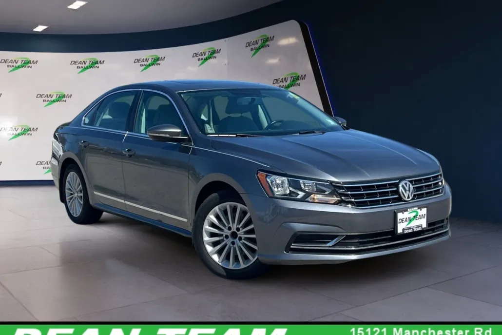 2017 Volkswagen Passat SE photo 1