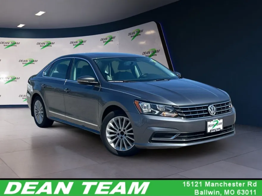 2017 Volkswagen Passat SE photo 1