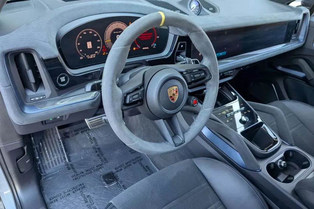 2024 Porsche Cayenne Turbo GT photo 1