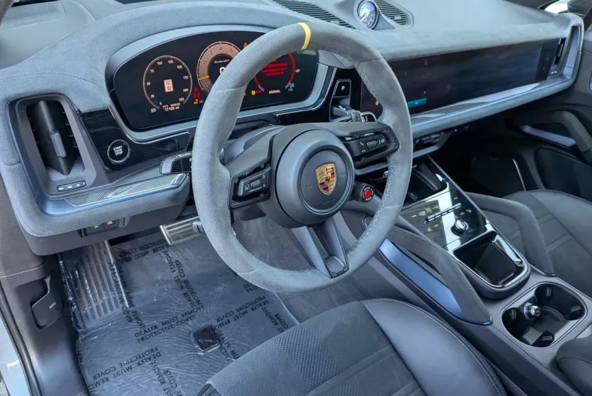 2024 Porsche Cayenne Turbo GT photo 1