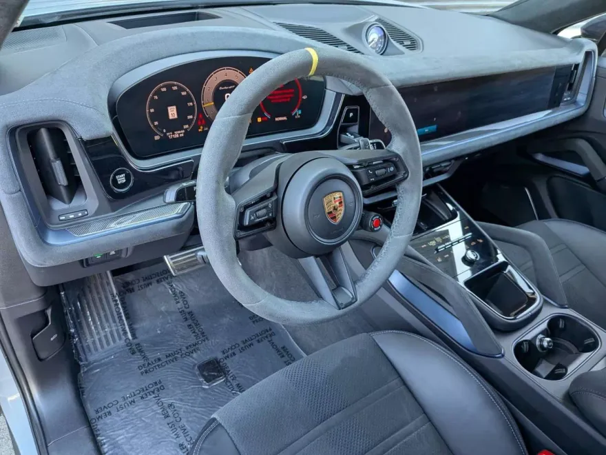 2024 Porsche Cayenne Turbo GT photo 1