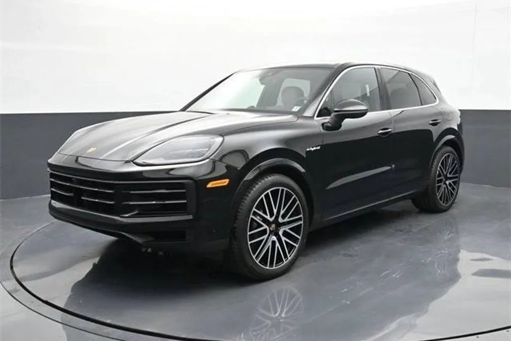 2025 Porsche Cayenne E-Hybrid photo 1