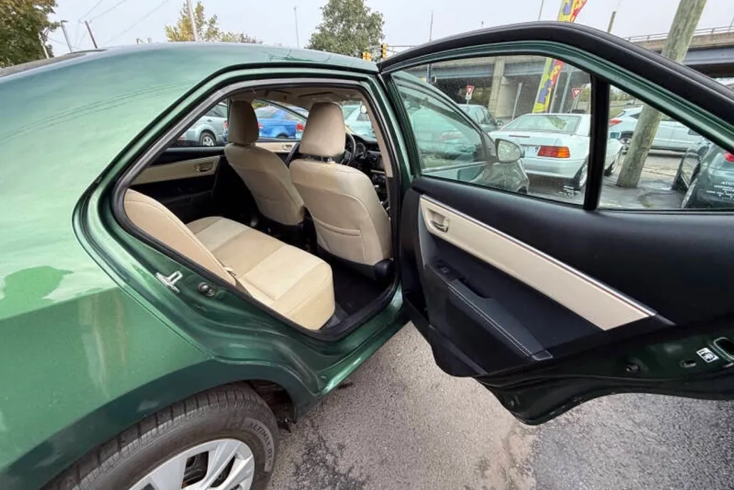 2015 Toyota Corolla LE Eco photo 1
