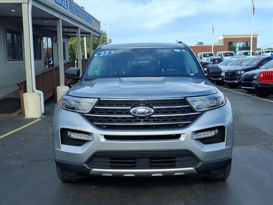 2022 Ford Explorer XLT photo 1
