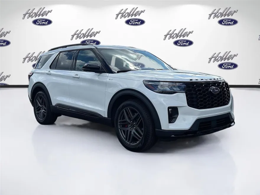 2025 Ford Explorer ST-Line photo 1